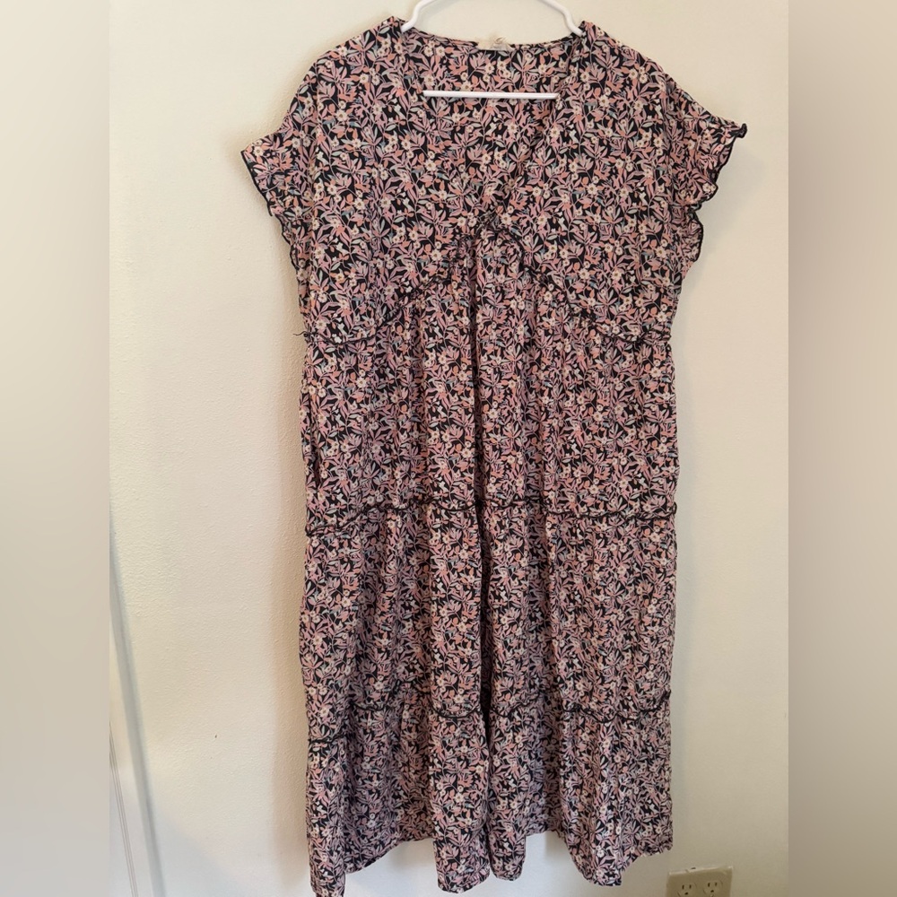 Easel‎ Pink and Black Floral Midi Dress